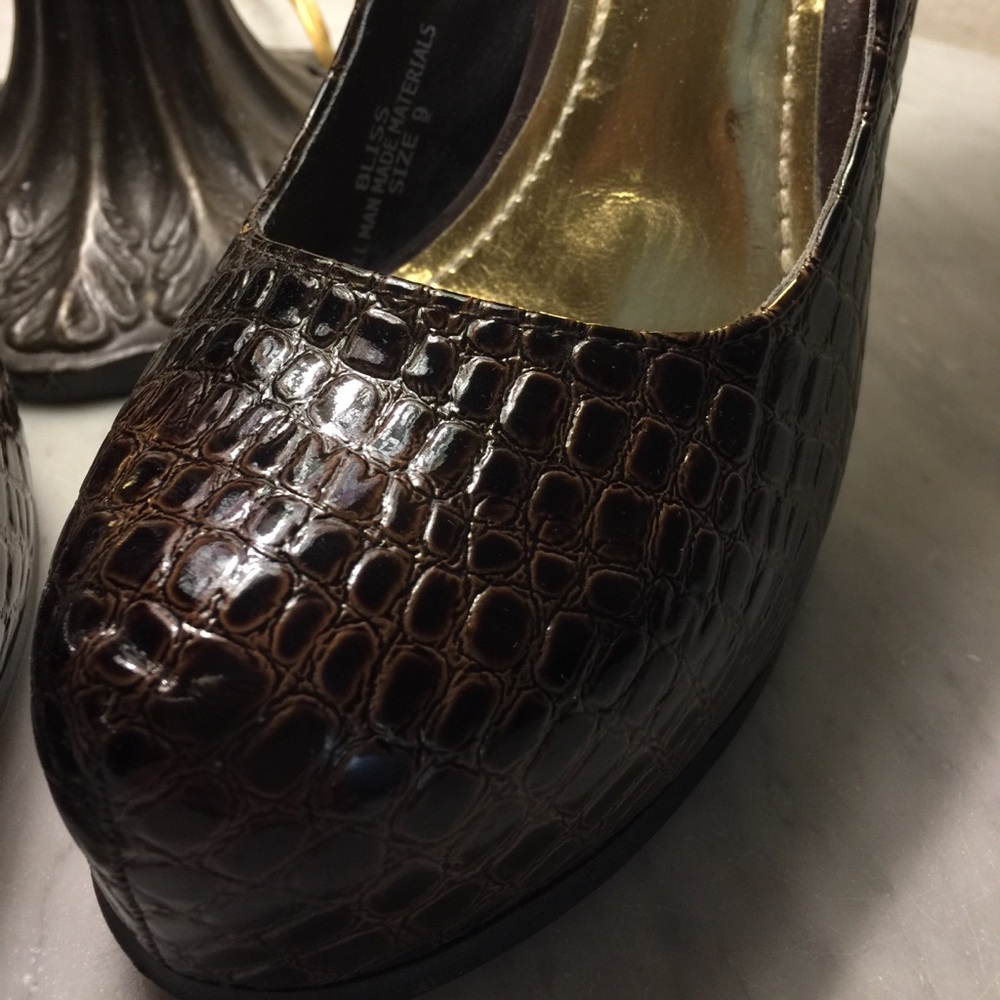 Donated Brown stilettos by Shoedazzle w dust bags - Picture 8 of 8